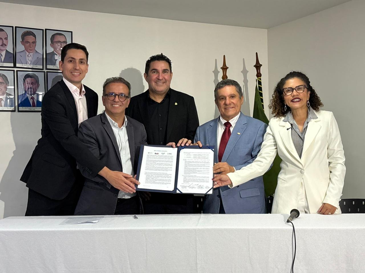 Alerta em Saúde Pública: Entidades Cobram Legislação Urgente para Desfibriladores em Academias de Fortaleza